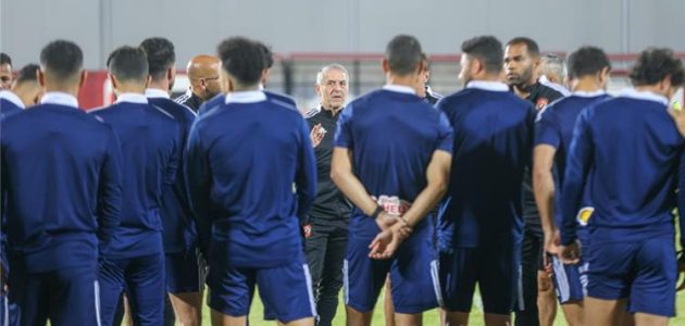 مران الأهلي | كولر يحاضر اللاعبين استعدادًا لغزل المحلة.. والشناوي يكتفي بتدريبات استشفائية