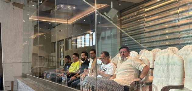 روي فيتوريا يتابع مباراة سيراميكا والمحلة من الملعب